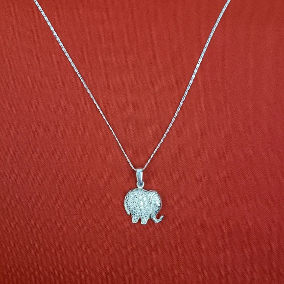 925 sterling silver elephant pendant with zirconia and 925 silver‎ chain